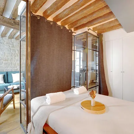 Authentic 1br 4p Arts Et Metiers Apartment Paris